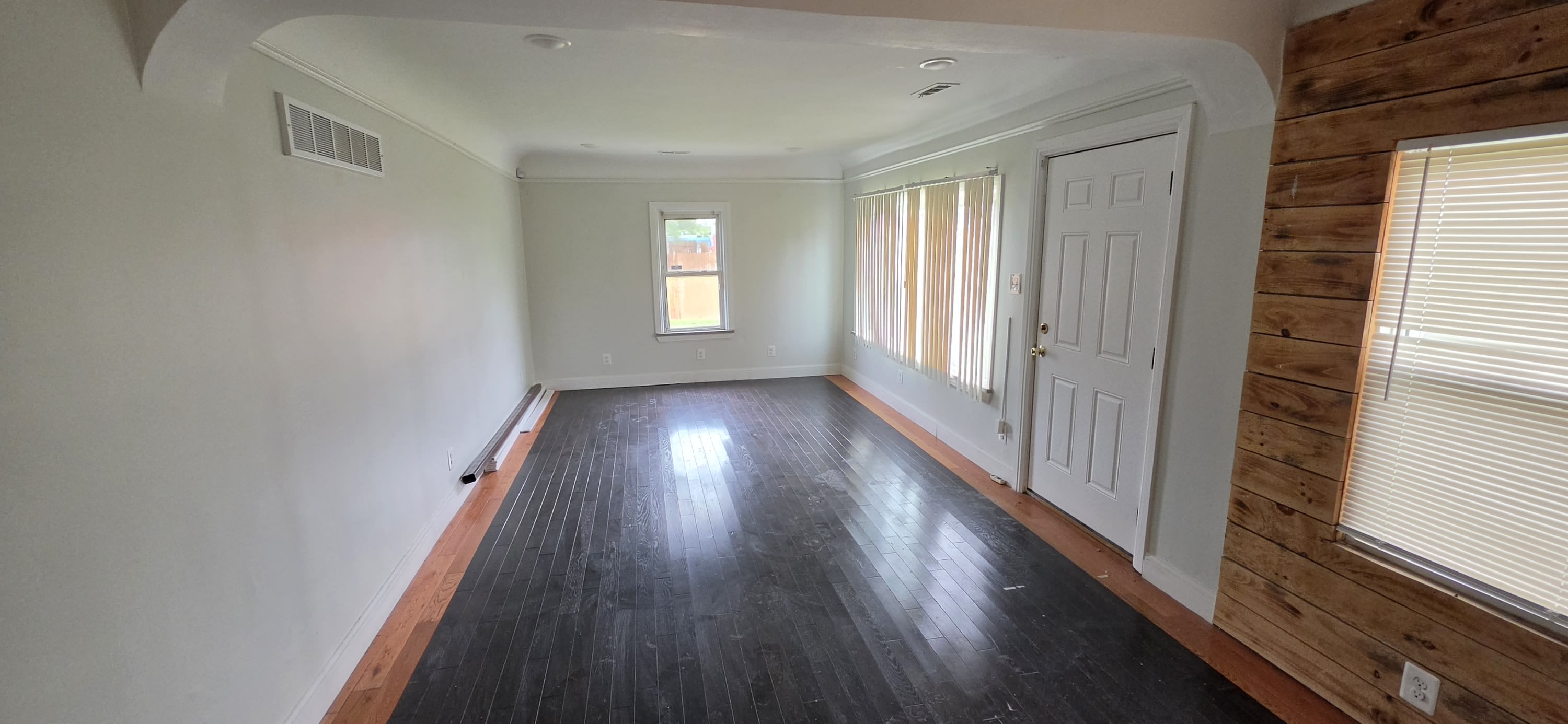 13501 Vernon Avenue – photo 3