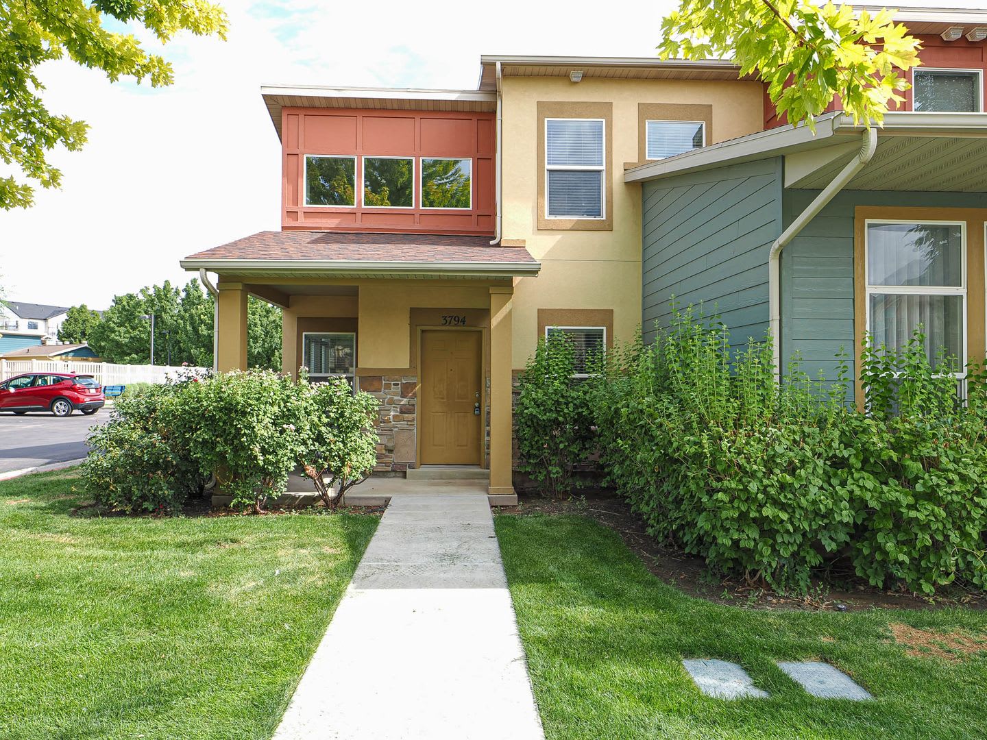 Awesome Townhome End-unit in South Jordan – photo 1