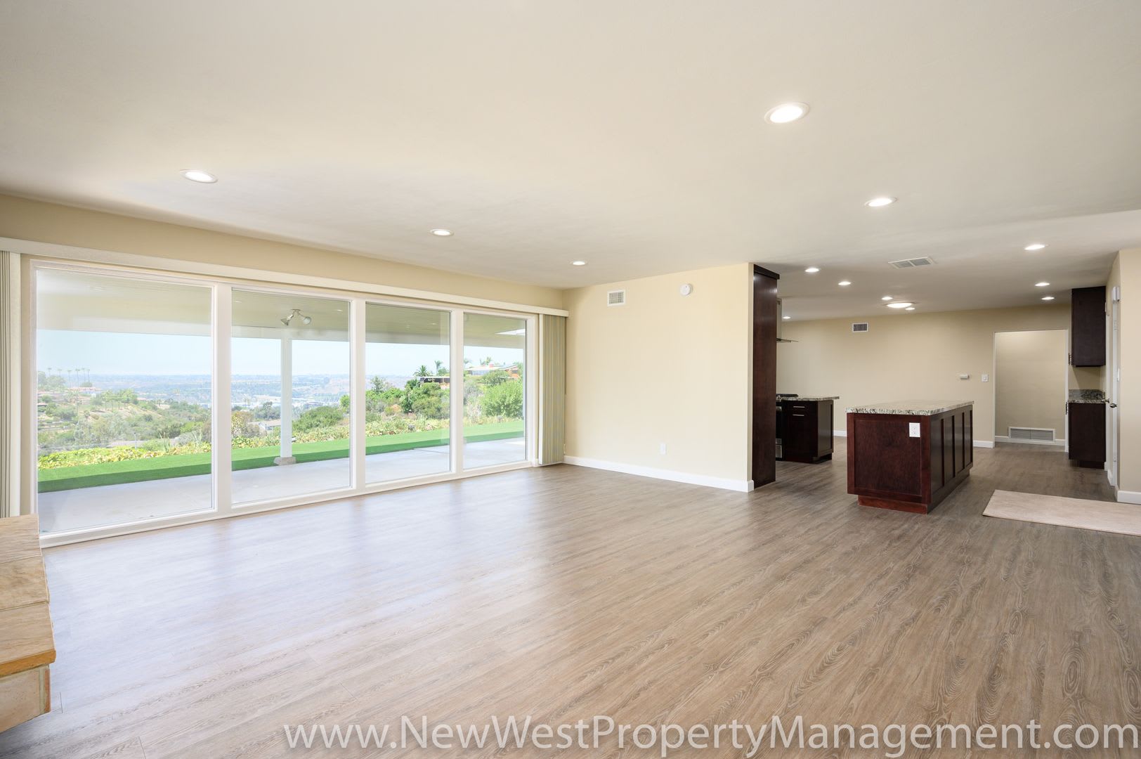 Spacious College View Estates 3 Bedroom, Available Now! – photo 3