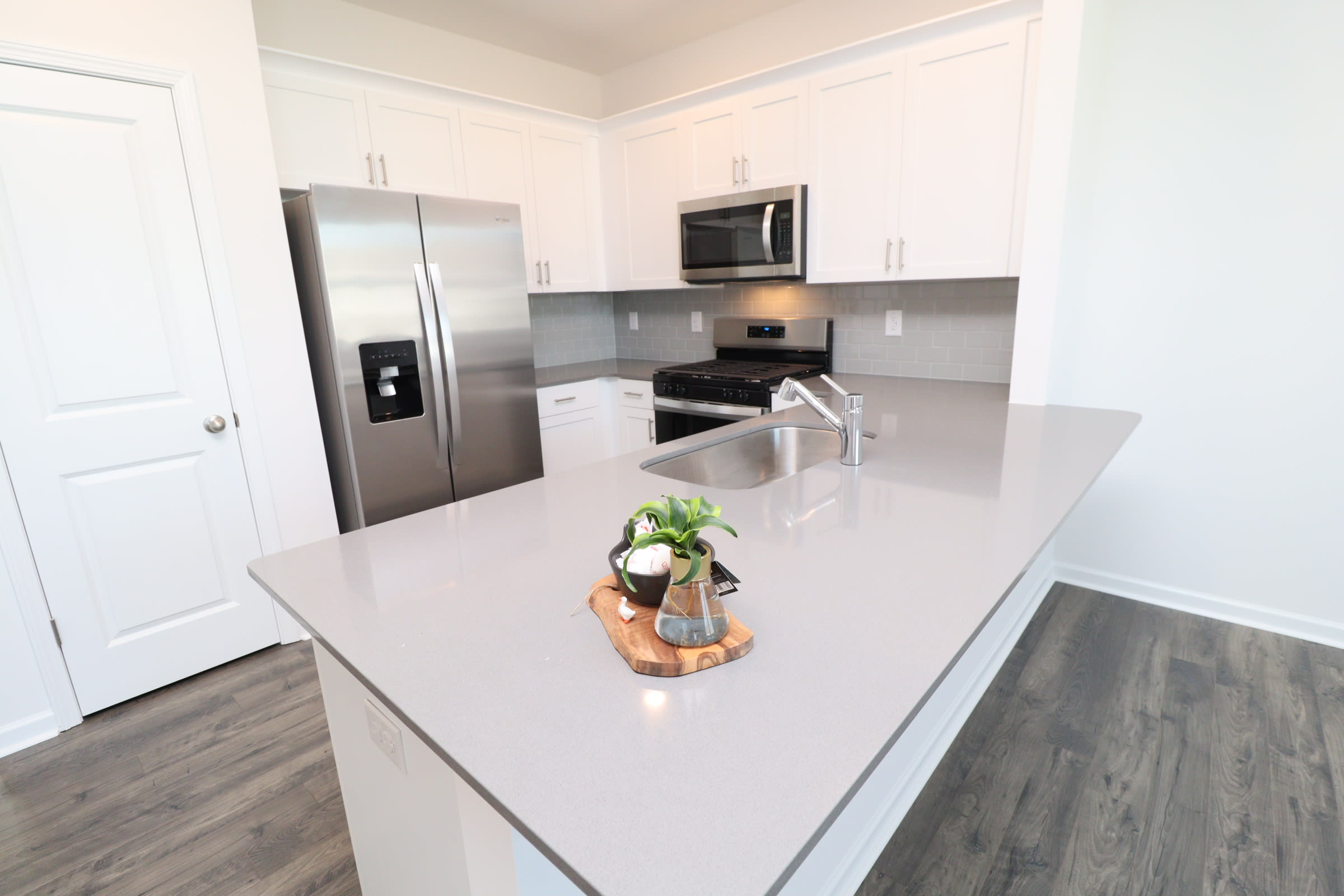 374 Freestall Dr – photo 4