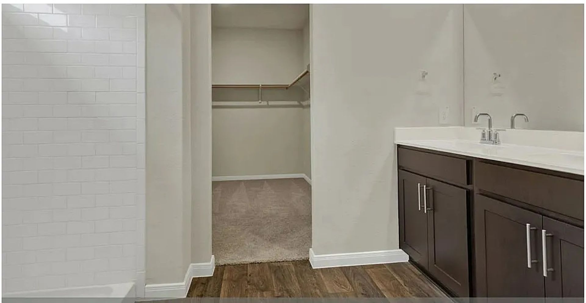 Room in 5 Bedroom Home at Bethpage Dr – photo 2