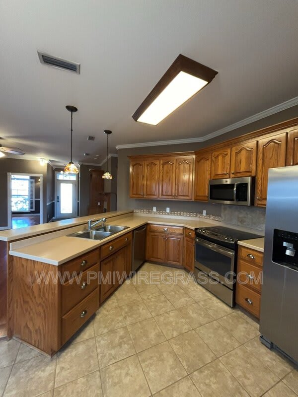 249 Windsor Garden Drive – photo 3