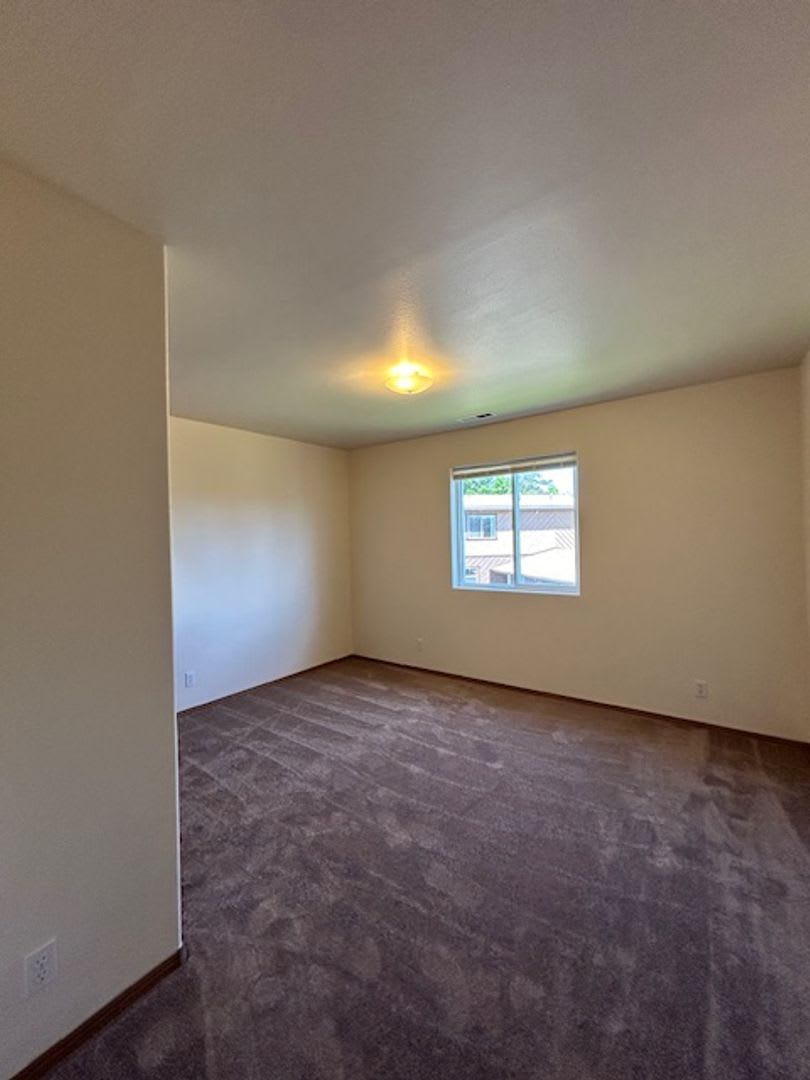 Newly updated 3 Bedroom Townhome! – photo 5