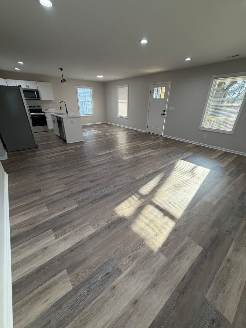 Open concept, location and easy living! – photo 4