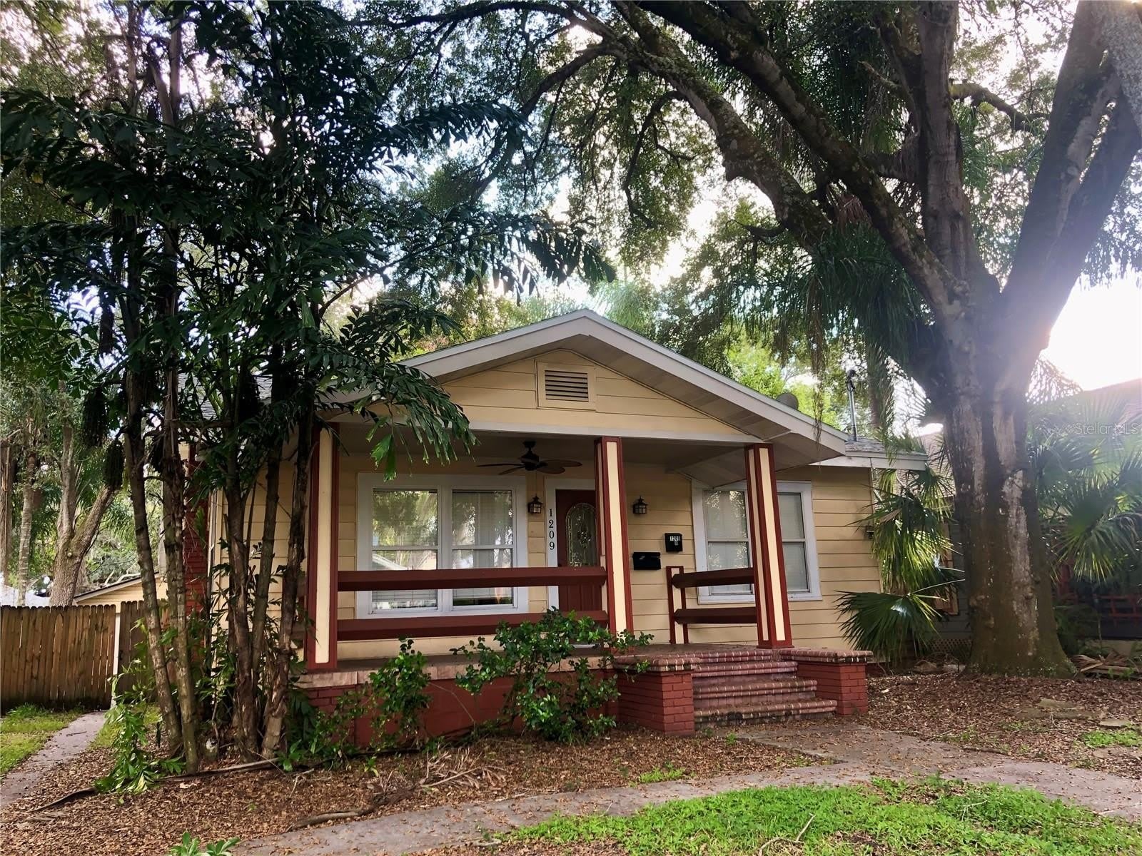 1209 E COMANCHE Avenue – photo 1
