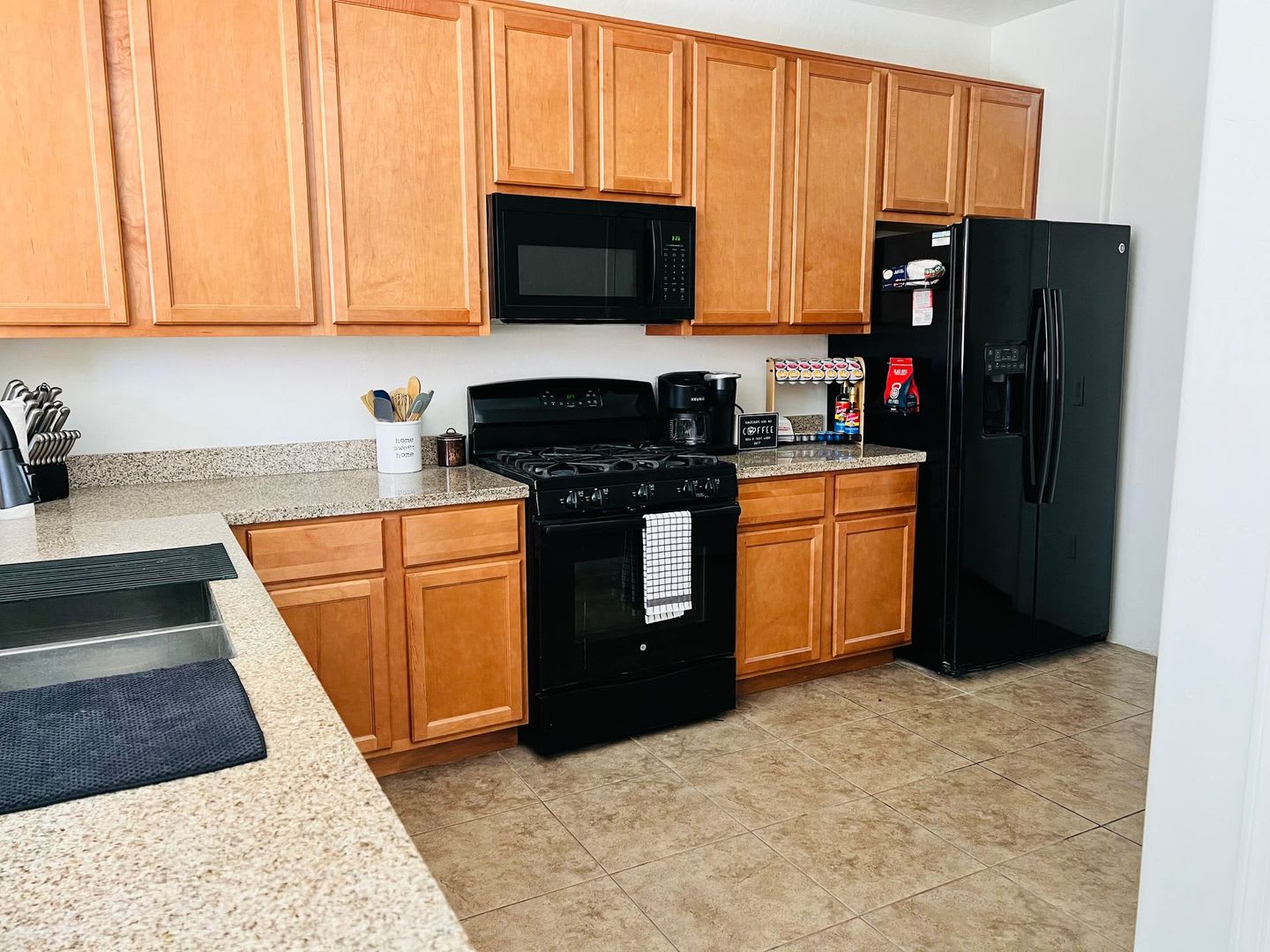 Furnished monthly rental home with all utilities included. – photo 4