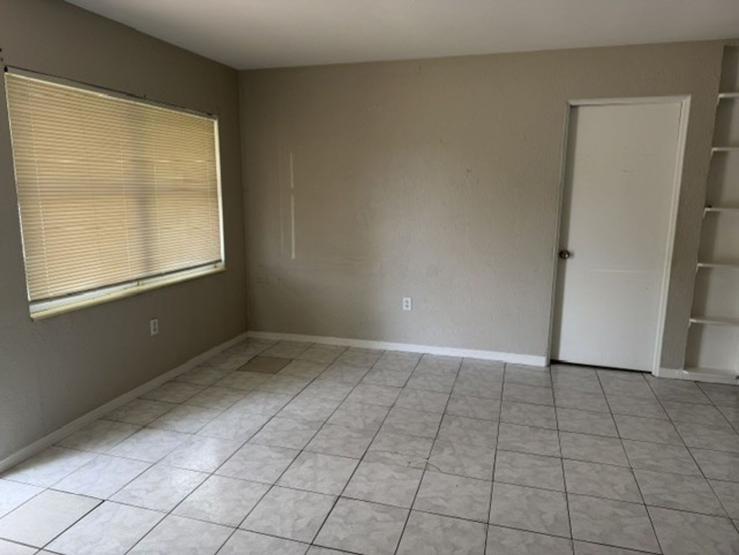 3/1 available now! Close to everything! – photo 2