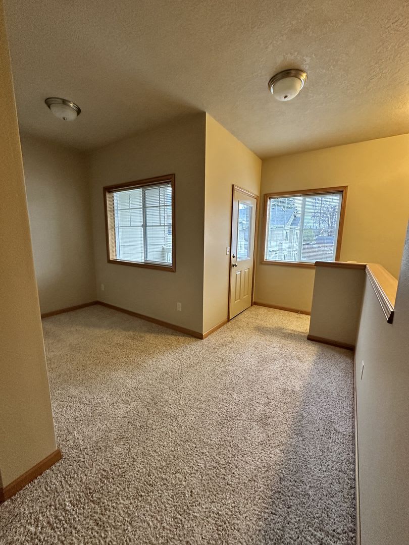 (MUS 82) A Beautiful 3-Bedroom, 2-Bath Town Home Awaits! – photo 4
