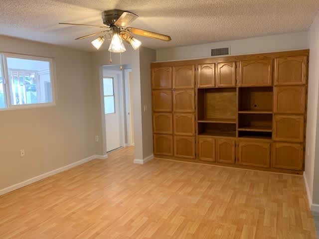 1 bedroom and a den/office 1 bath unit at a unique property in Mesa – photo 3