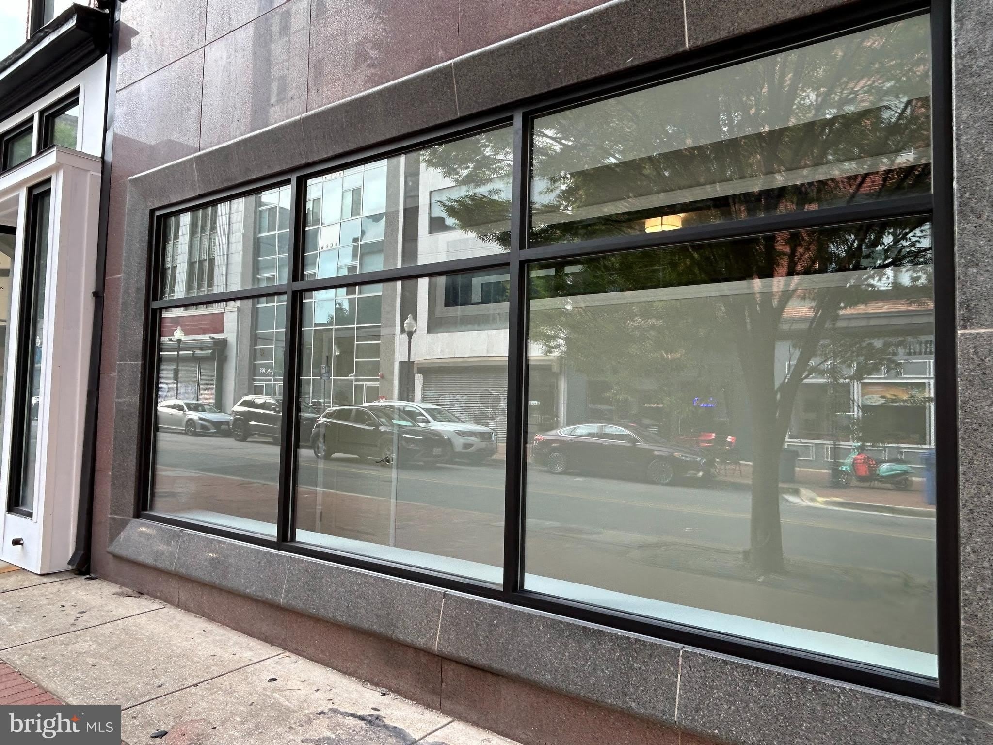 100 W LEXINGTON Street – photo 3