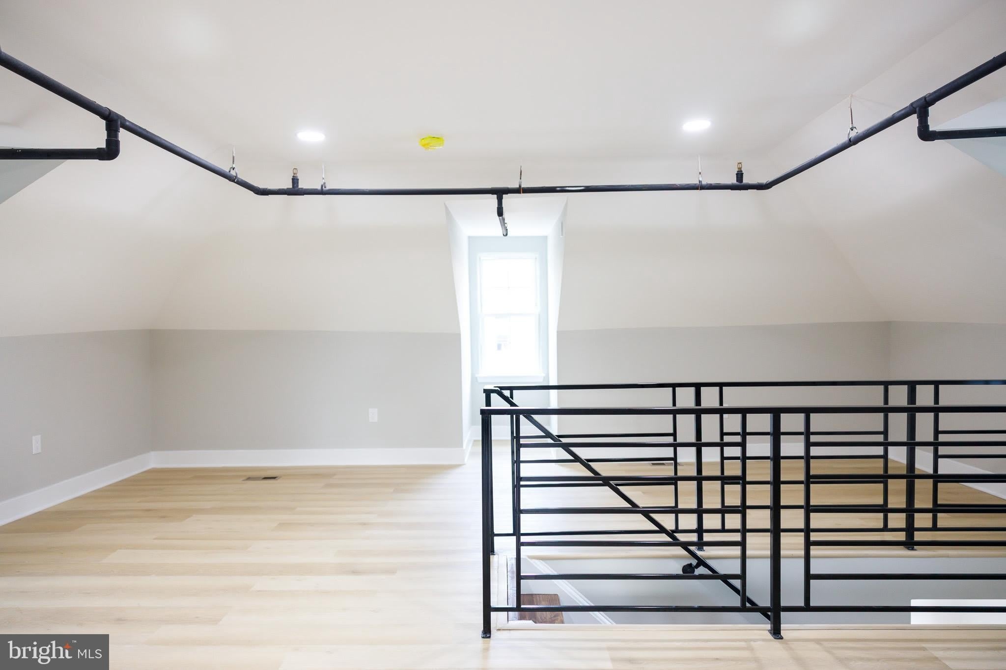 1201 LINDLEY Avenue – photo 5