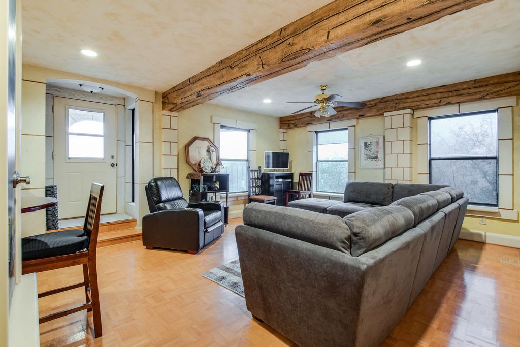 1712 Lakeshore Drive – photo 4