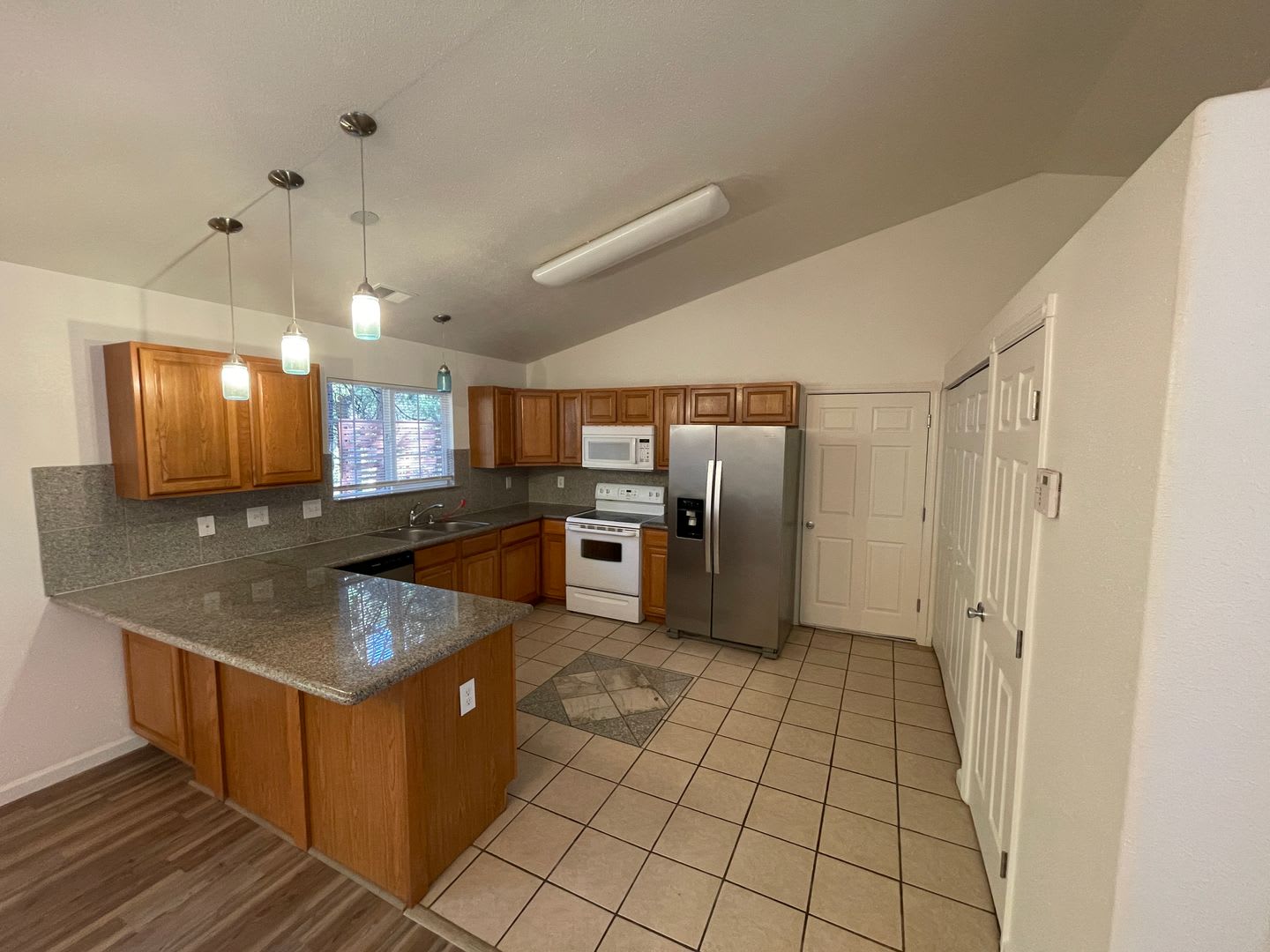 3 bedroom 2 bath home in Magalia, attached garage, pet friendly, fenced back yard – photo 2
