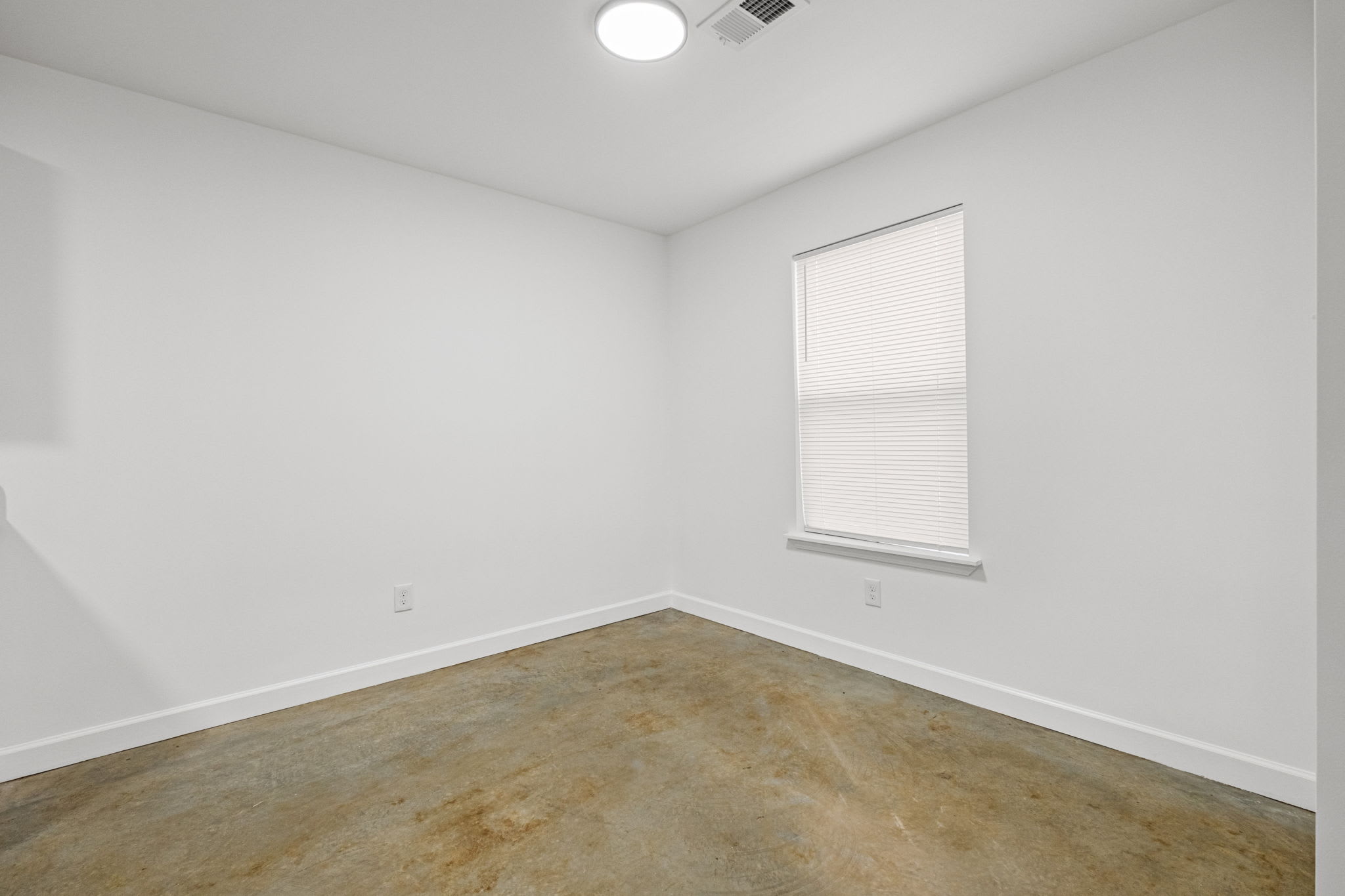 365 Washburn Dr – photo 5