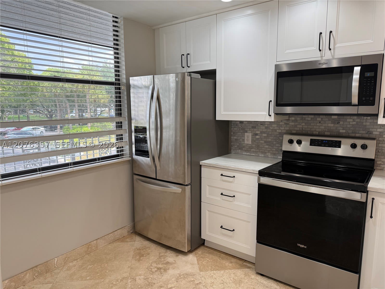 1520 Whitehall Dr – photo 2