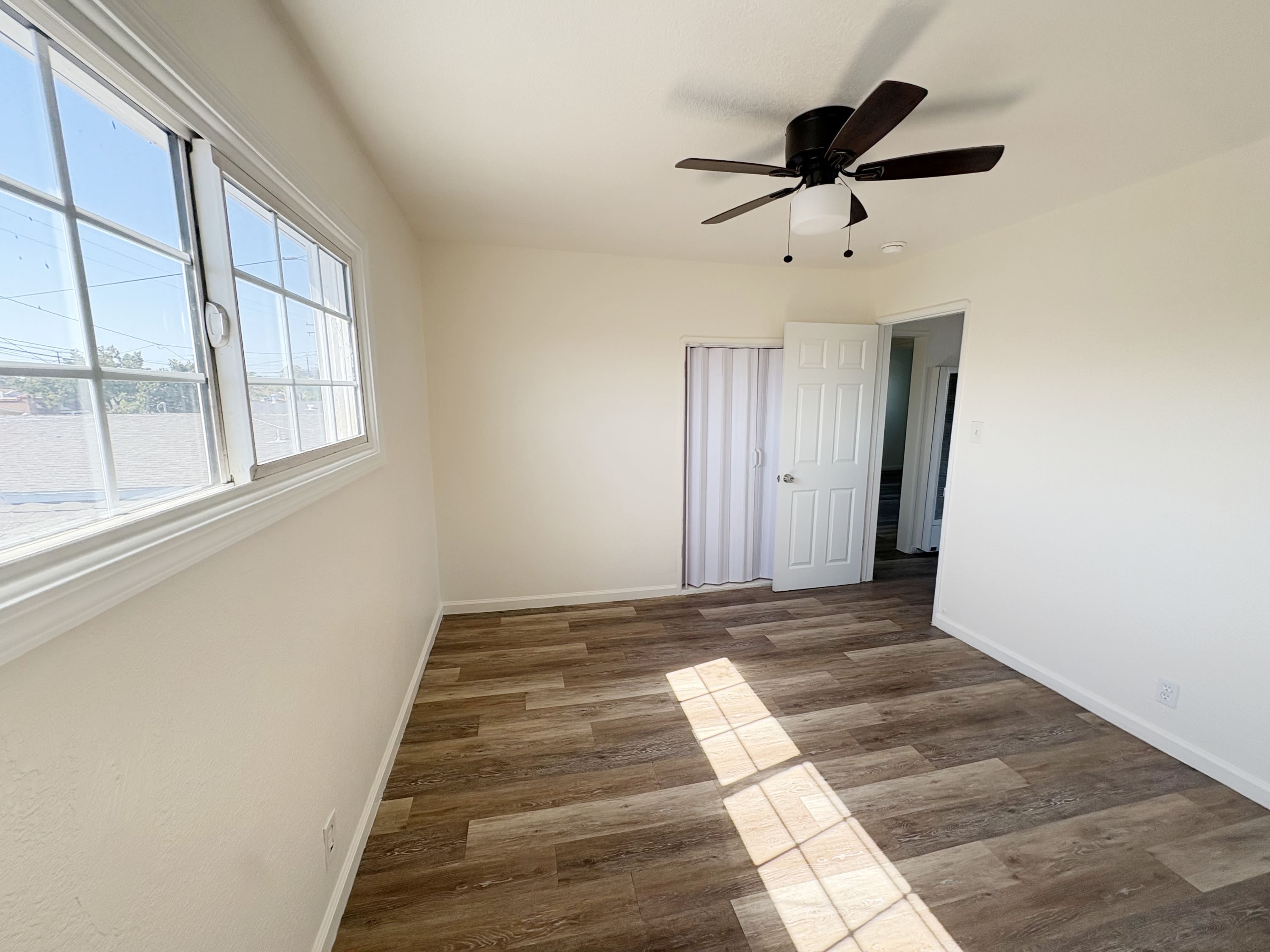 6328 Fishburn Aveunit D – photo 2