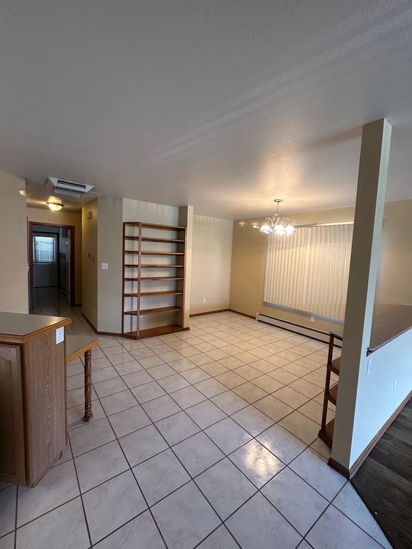 Spacious 2 Bed, 2 Bath Townhome – photo 5