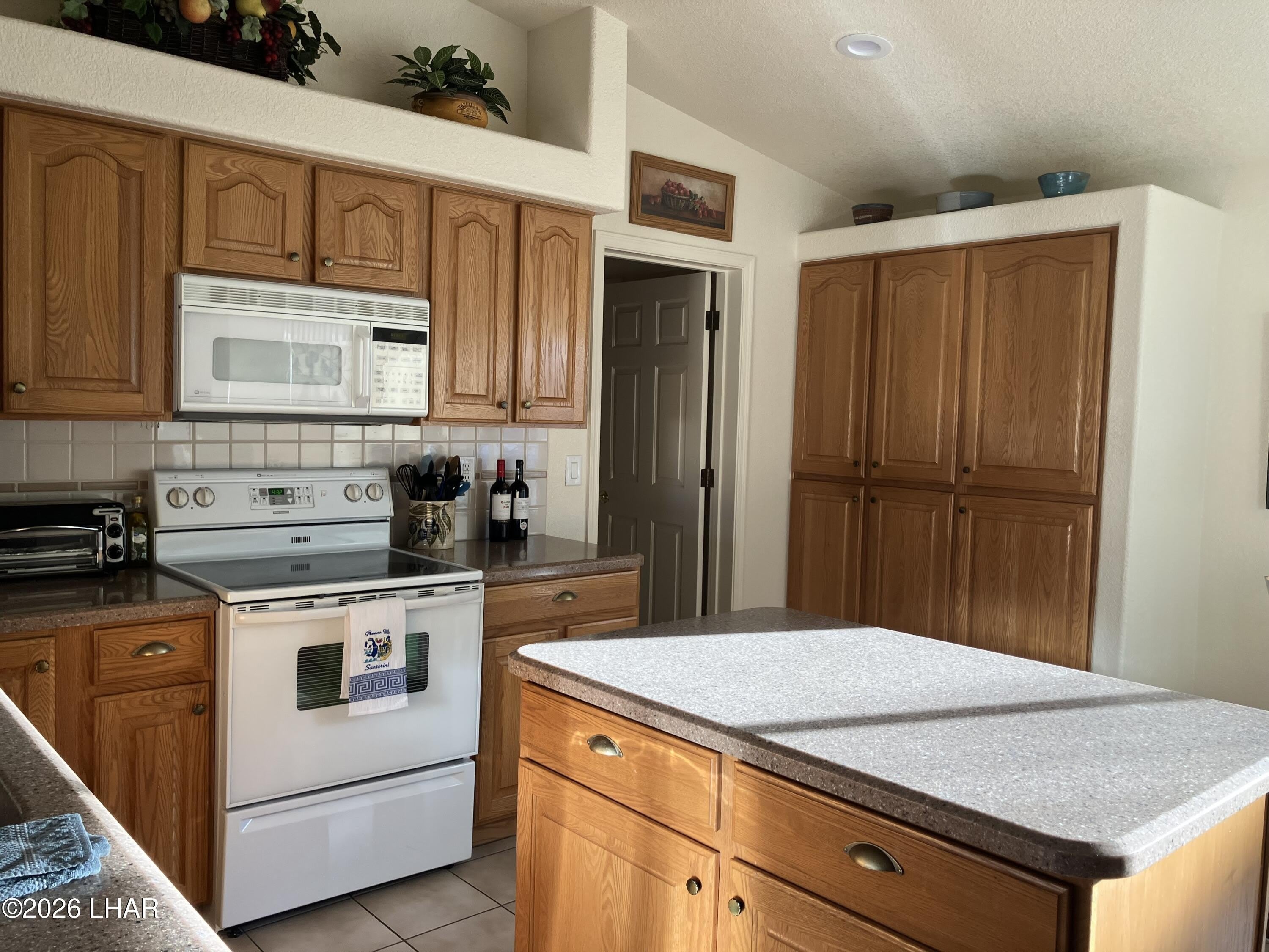 2261 Buckingham Blvd – photo 5