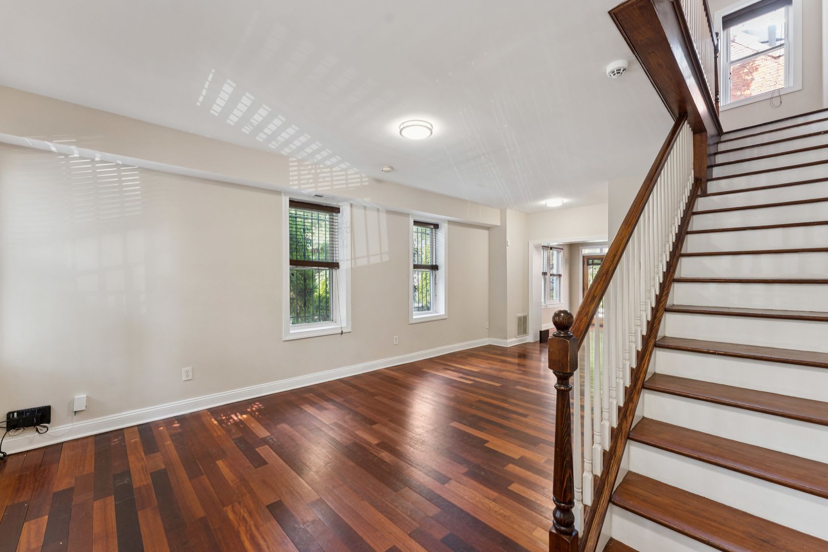 3 Level Semi-Detached Row Home in Columbia Heights – photo 4