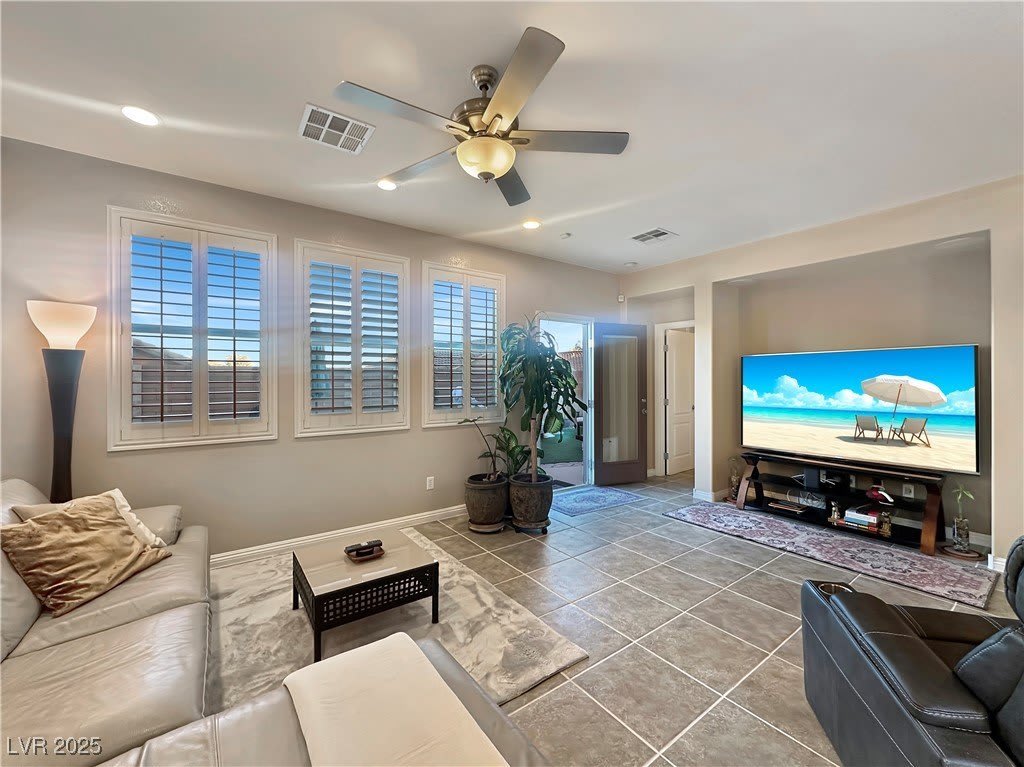 1004 Crescent Falls Street – photo 4