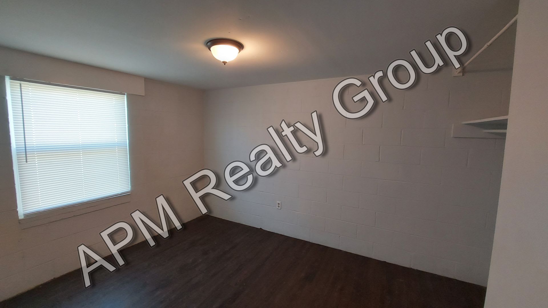 Two bedroom apt near Harden Street – photo 3