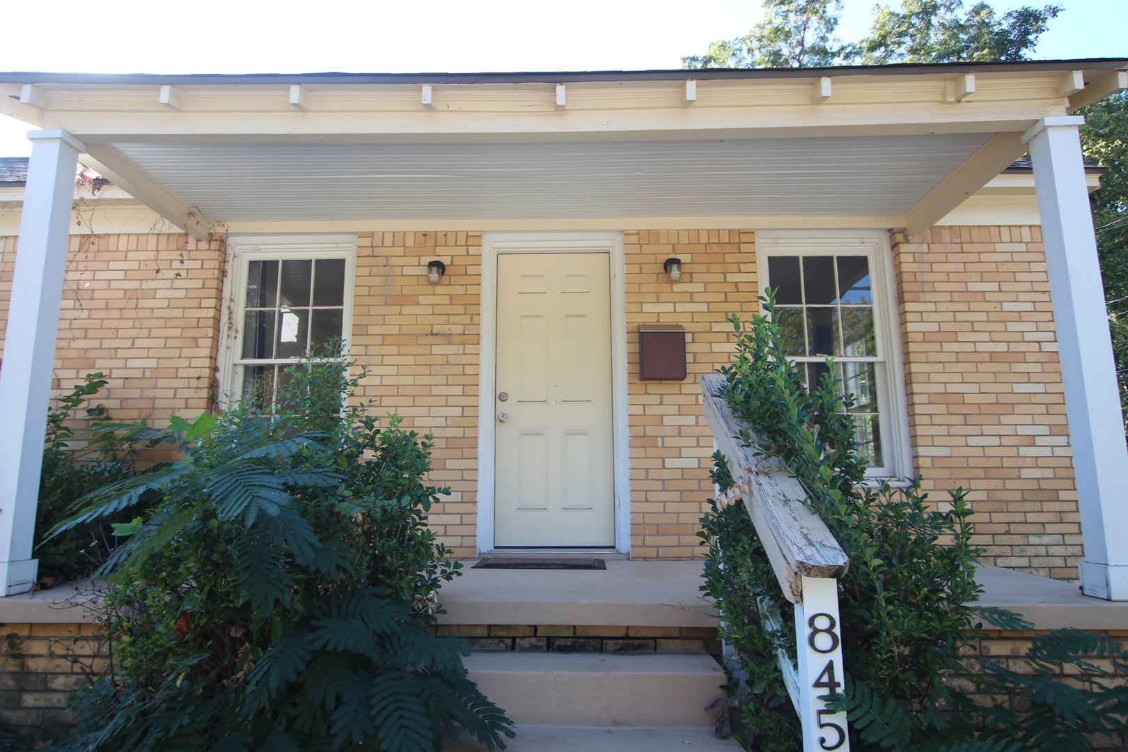 Lease Takeover Opportunity Available! Charming 2 Bedroom in Tyler! – photo 3