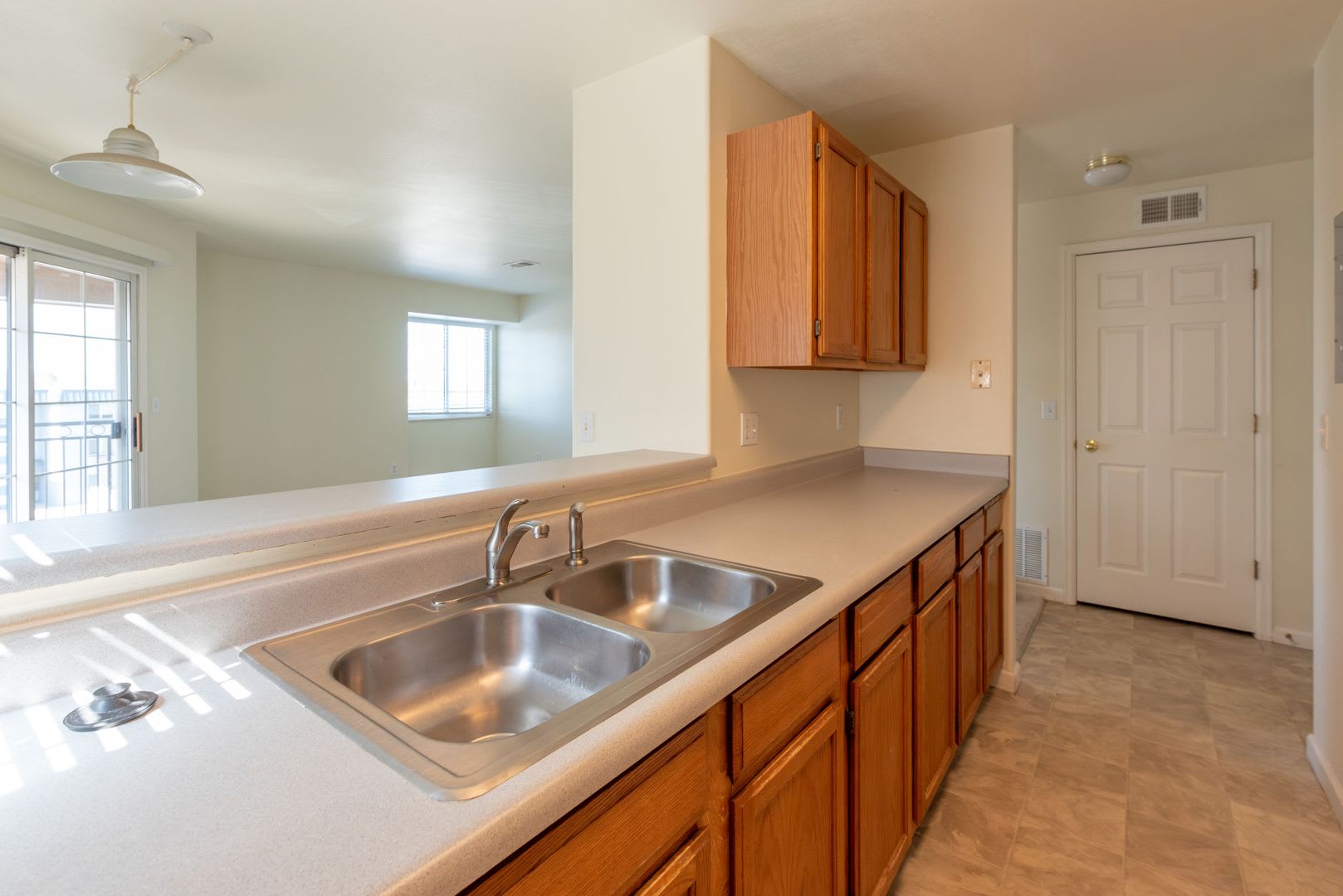 Highline Pointe Apts. – photo 5