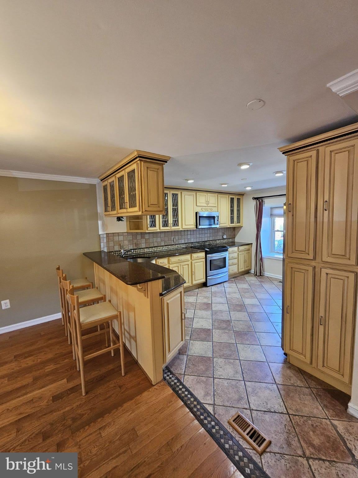 10218 ARIZONA Circle – photo 2