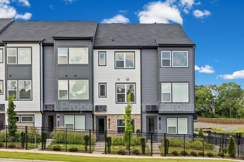 5640 Kingspan Drive – photo 1
