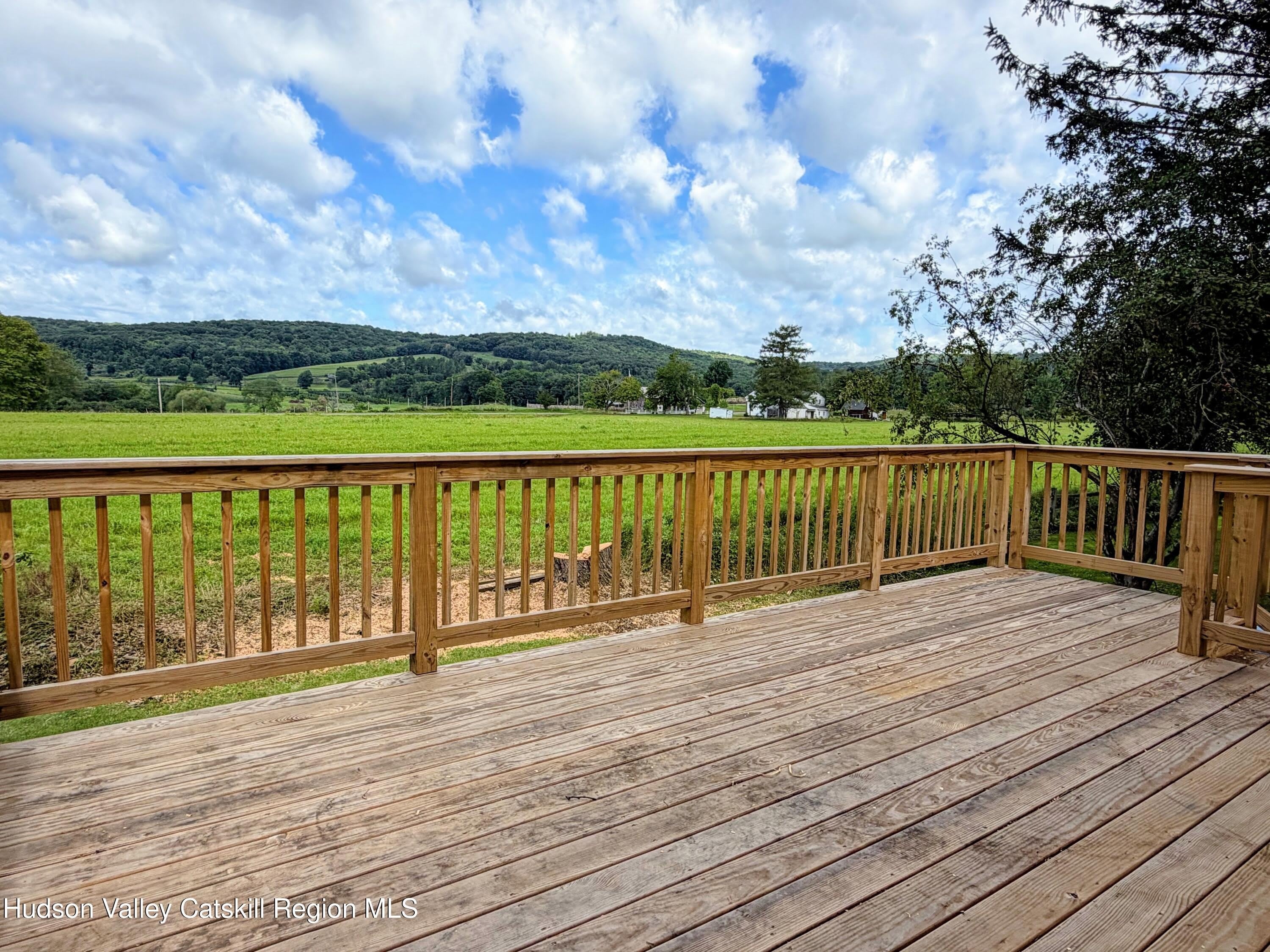 1015 Lakeview Road – photo 3