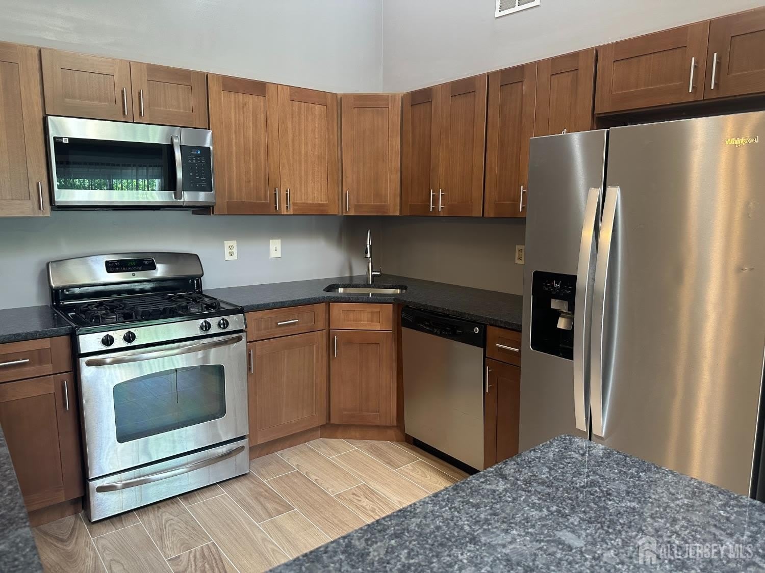 304 Wimbeldon Court – photo 2