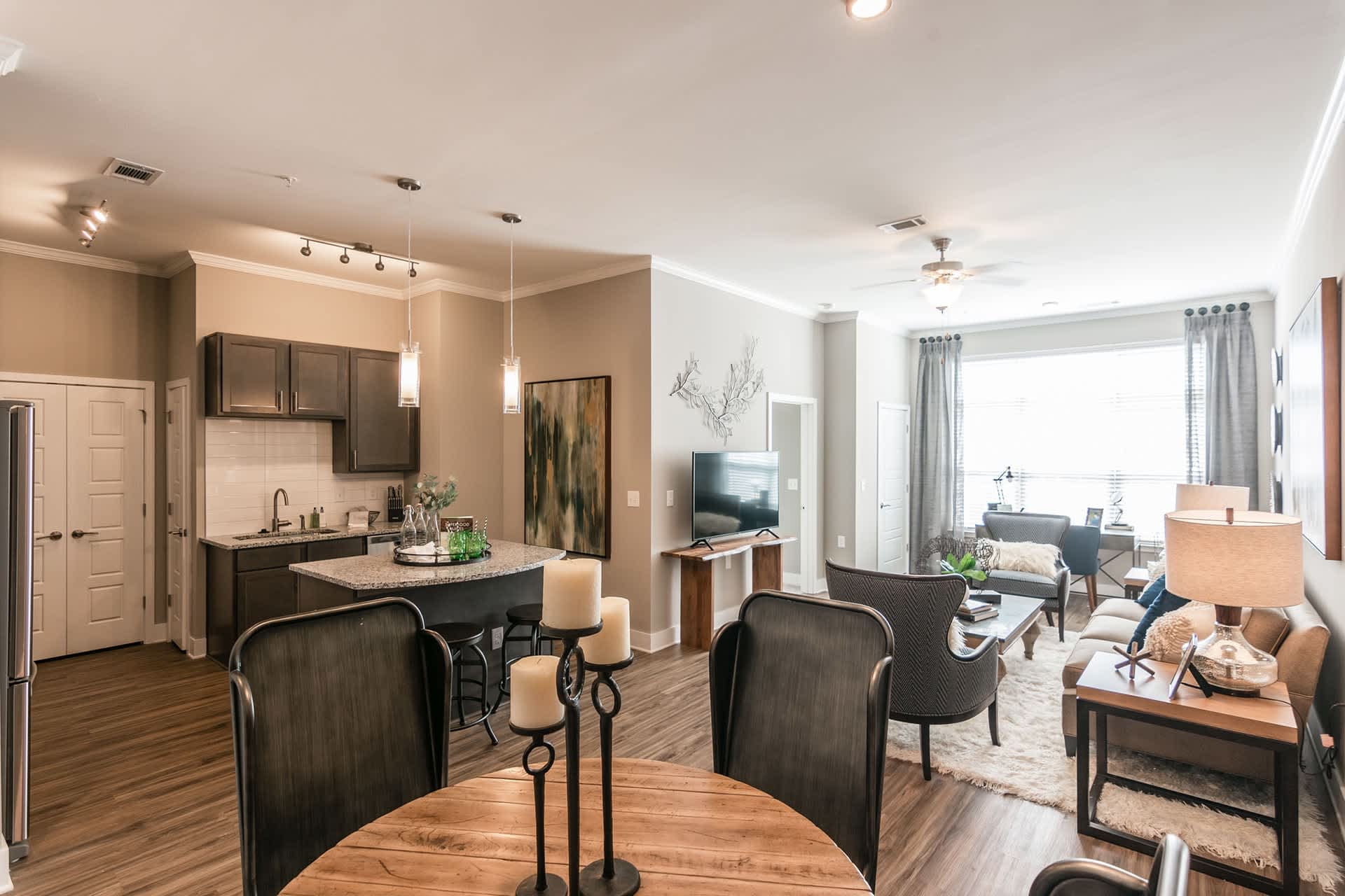 Vintage Foxland Apartments – photo 2