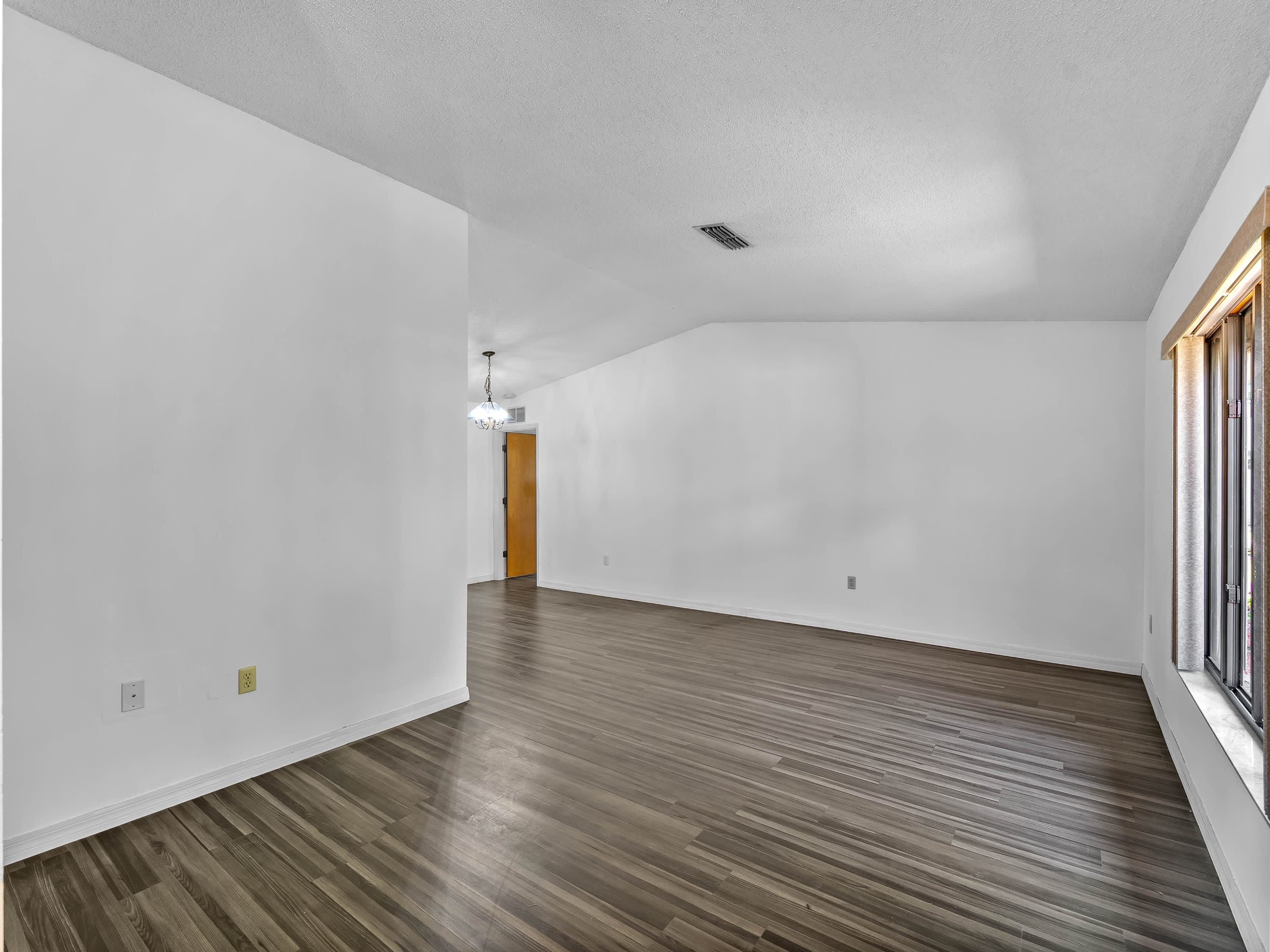 8429 Cypress Lake Circle – photo 2