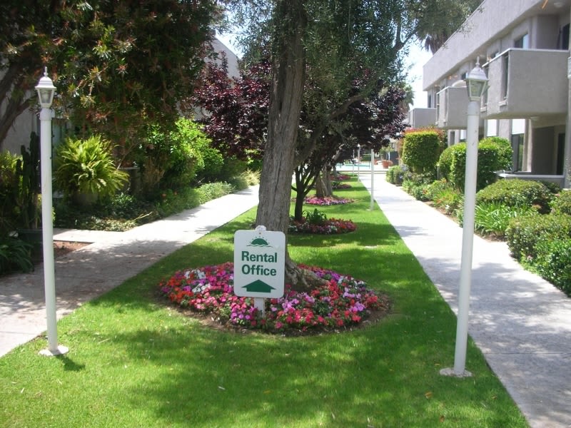 1549 Placentia Avenue – photo 2
