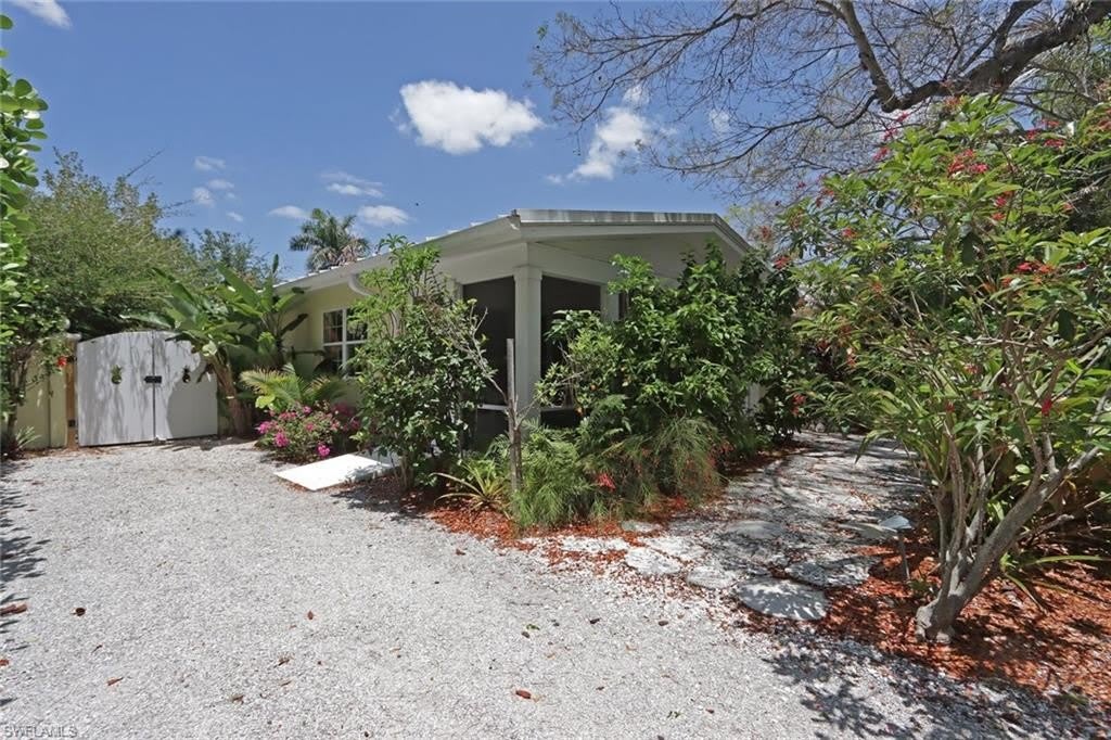 361 1st Ave N – photo 2