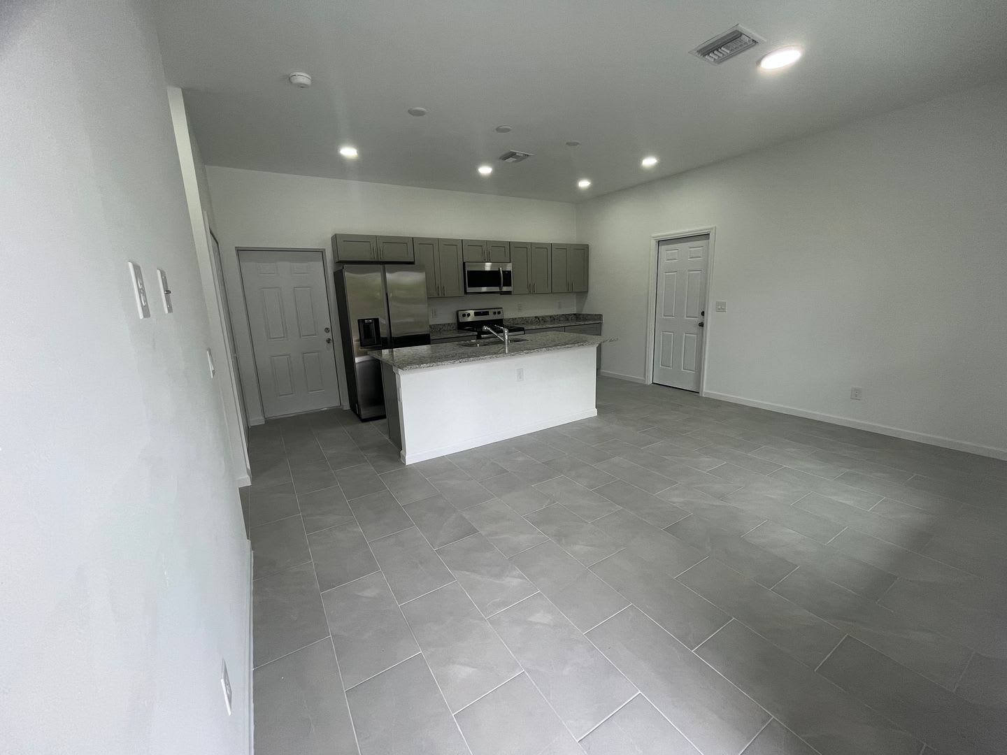 One Of A Kind Brand New 1 Bedroom 1 Bath 1 Car Garage In Desirable Lehigh Acres – photo 3