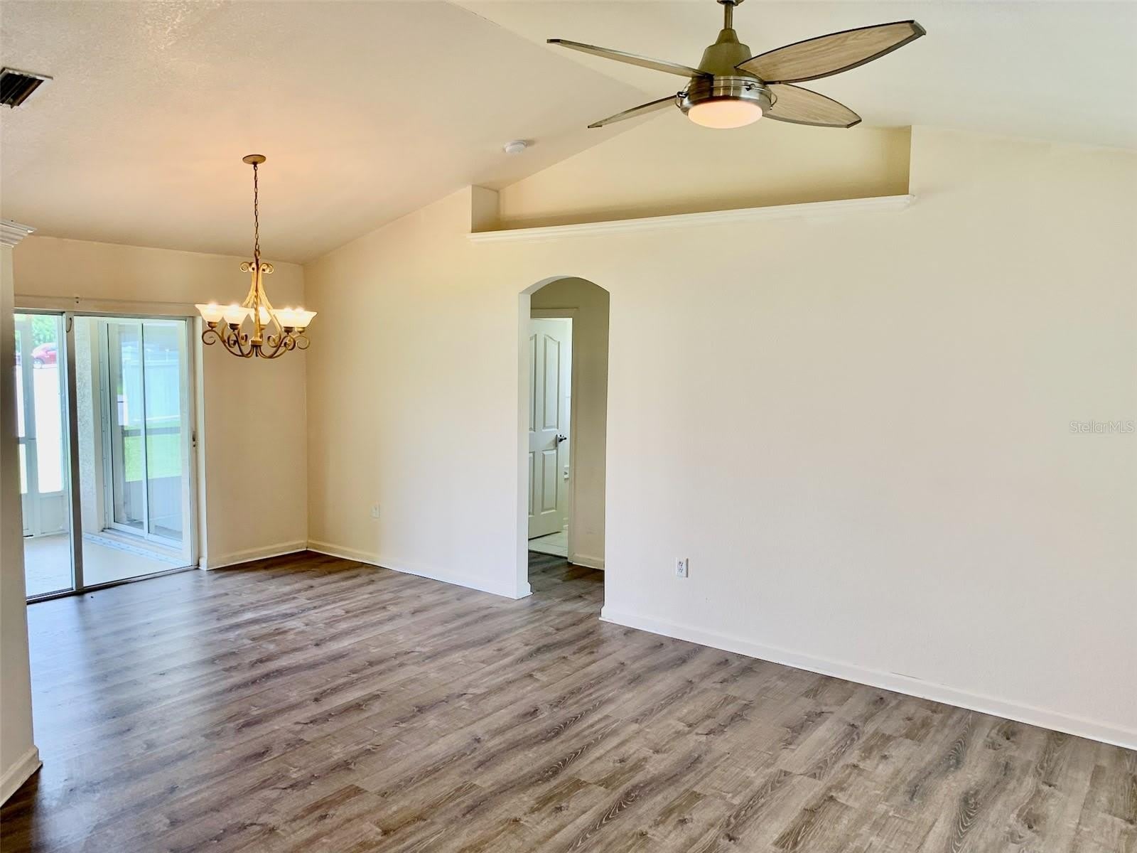 8310 DELK Avenue – photo 3