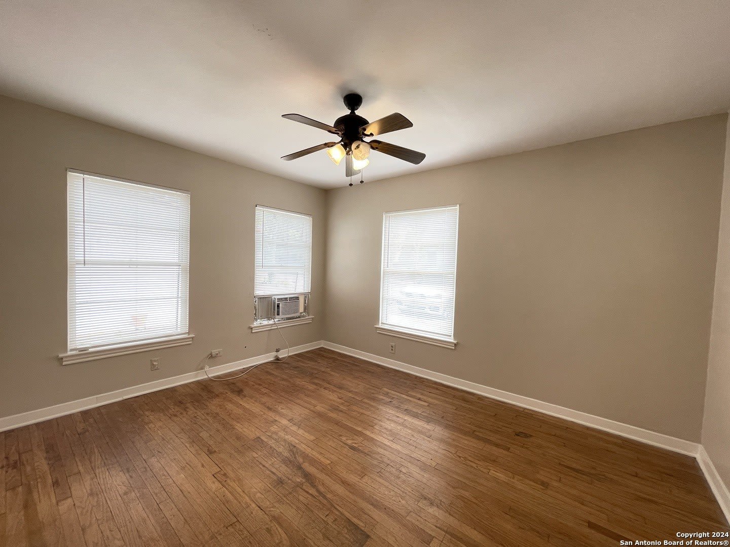 519 W LYNWOOD AVE – photo 4