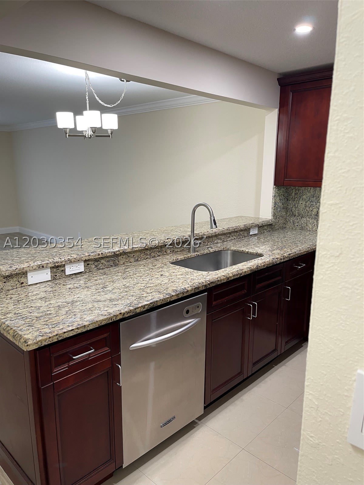 5911 NE 14th Ln – photo 5