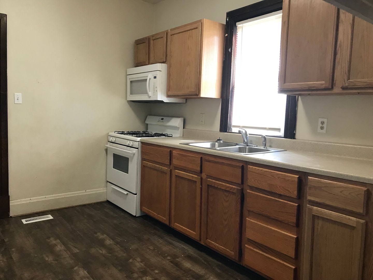 Spacious Two-Story Home – photo 5