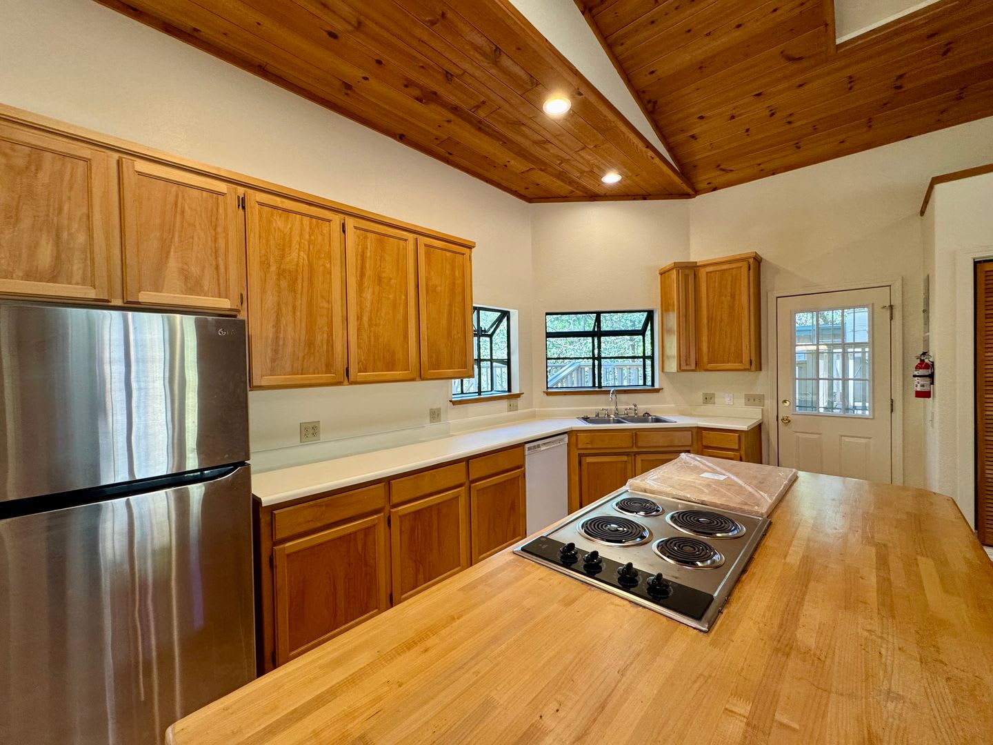 Spacious 3-bedroom, 2-bath multi-family home – photo 5