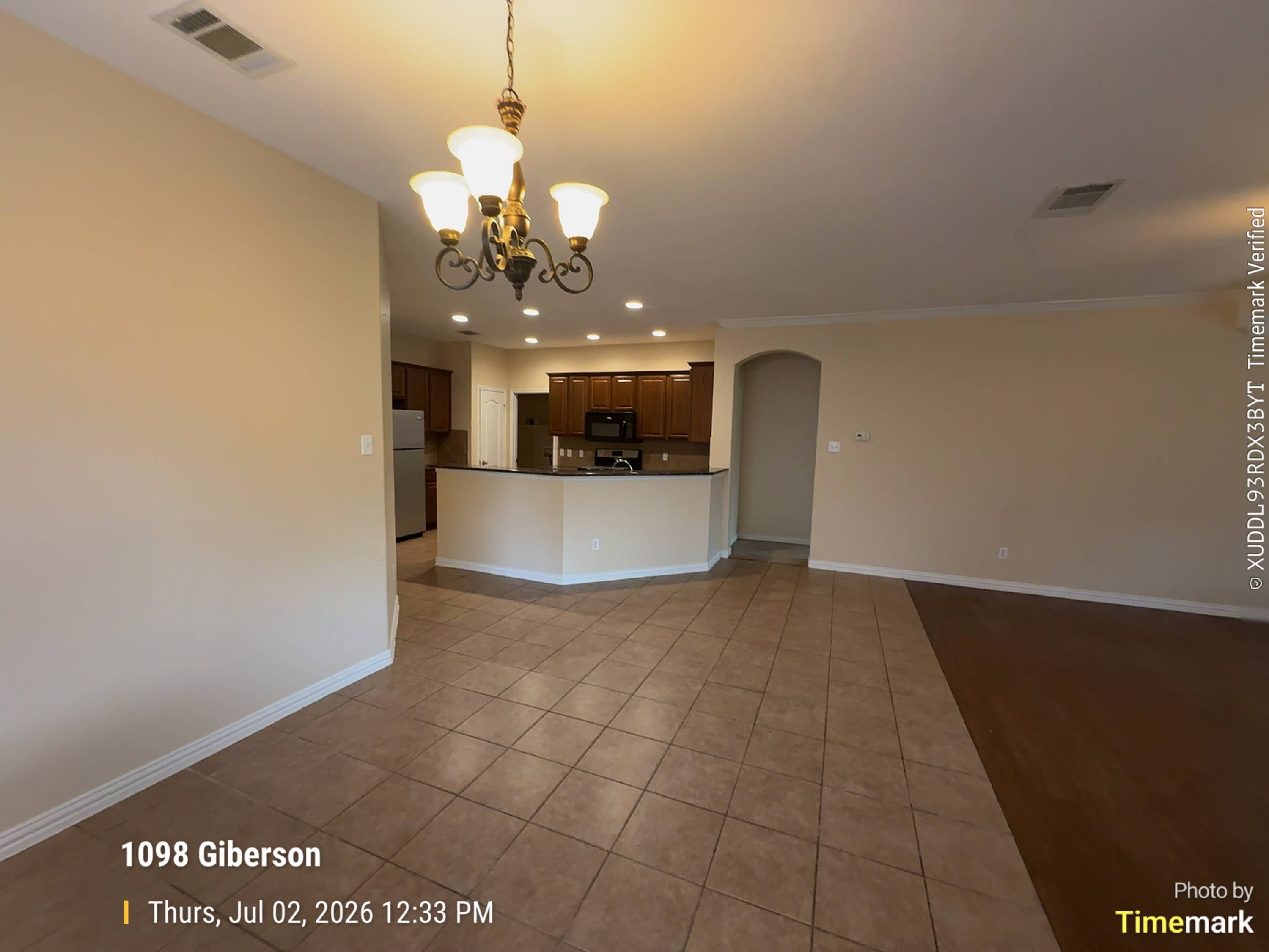 1098 Giberson Wy – photo 3