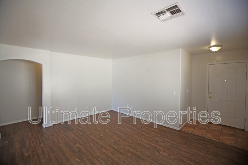 12203 W Windrose Dr – photo 2
