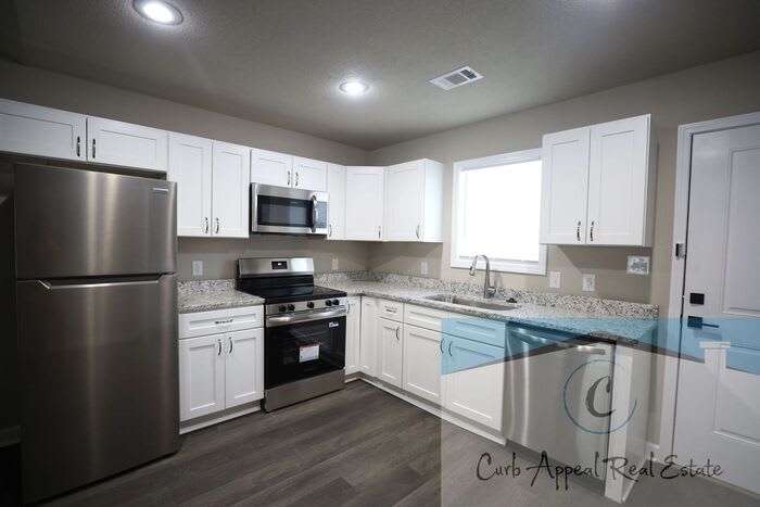 910 East Word Avenue – photo 3