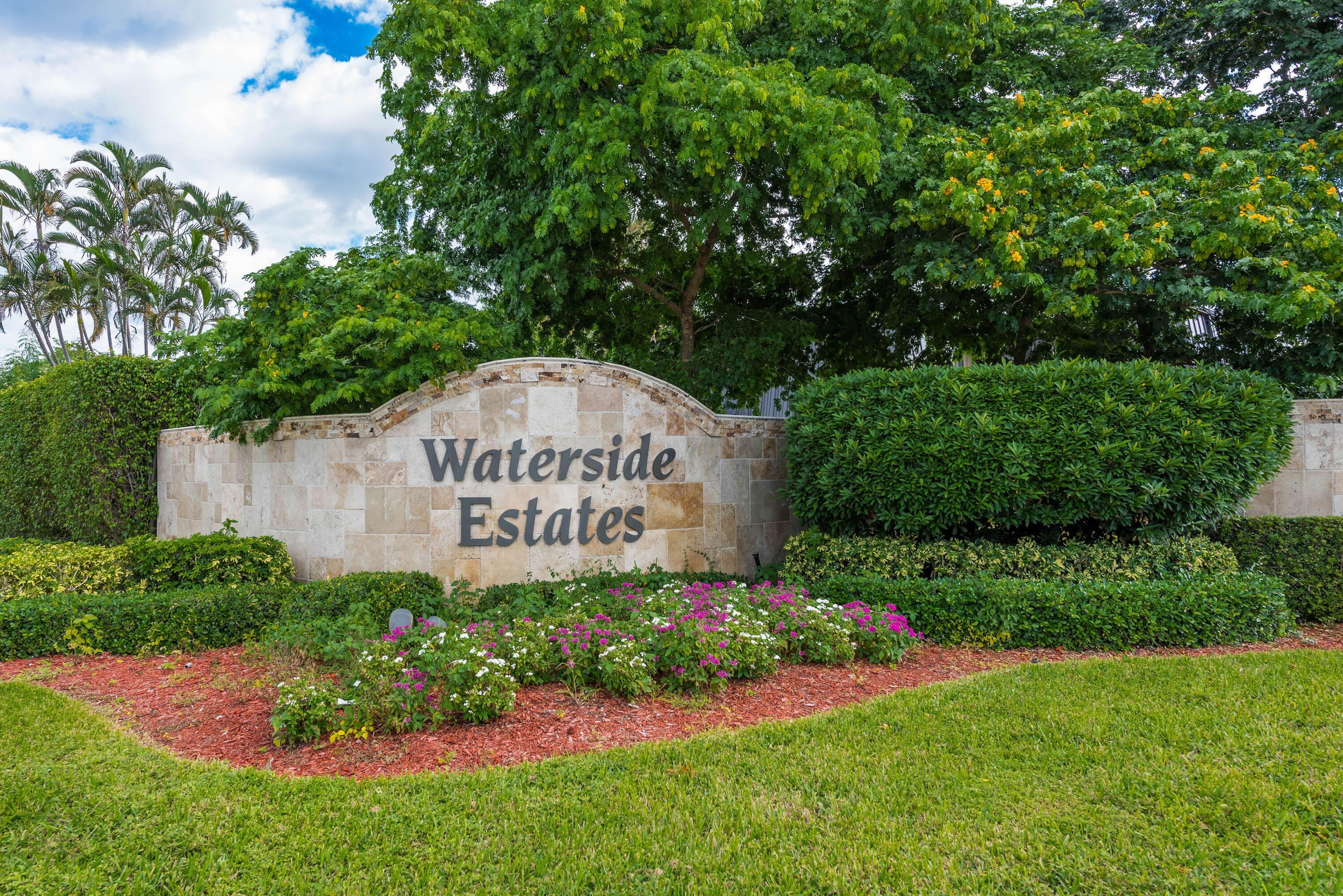 2471 Waterside Drive – photo 3