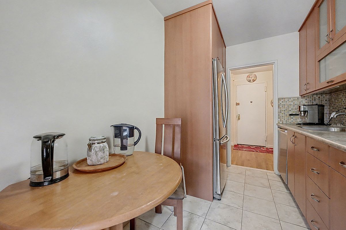1577 E 17Th St Apt 6M – photo 5