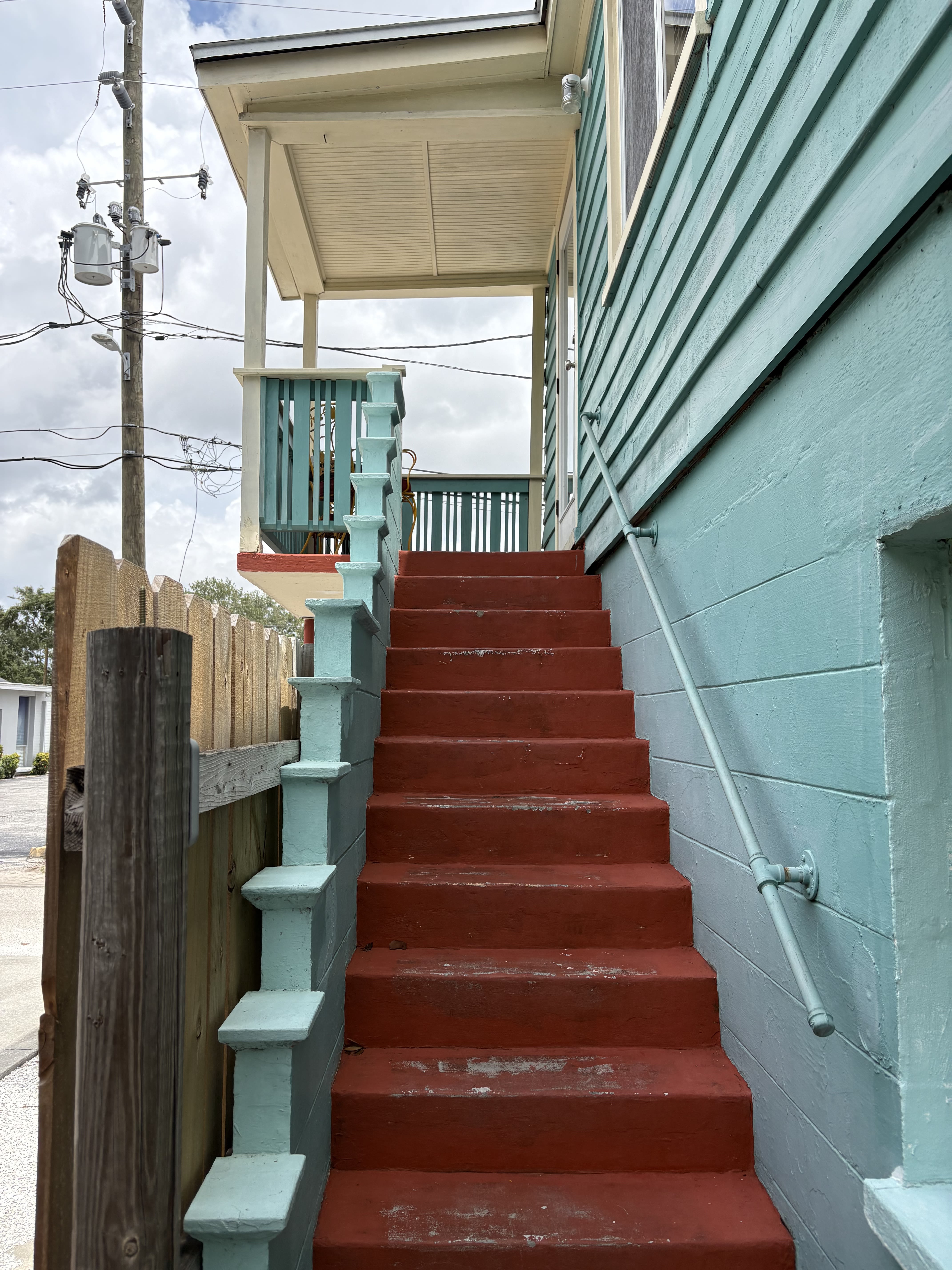 2635 Dartmouth Avenue North – photo 3