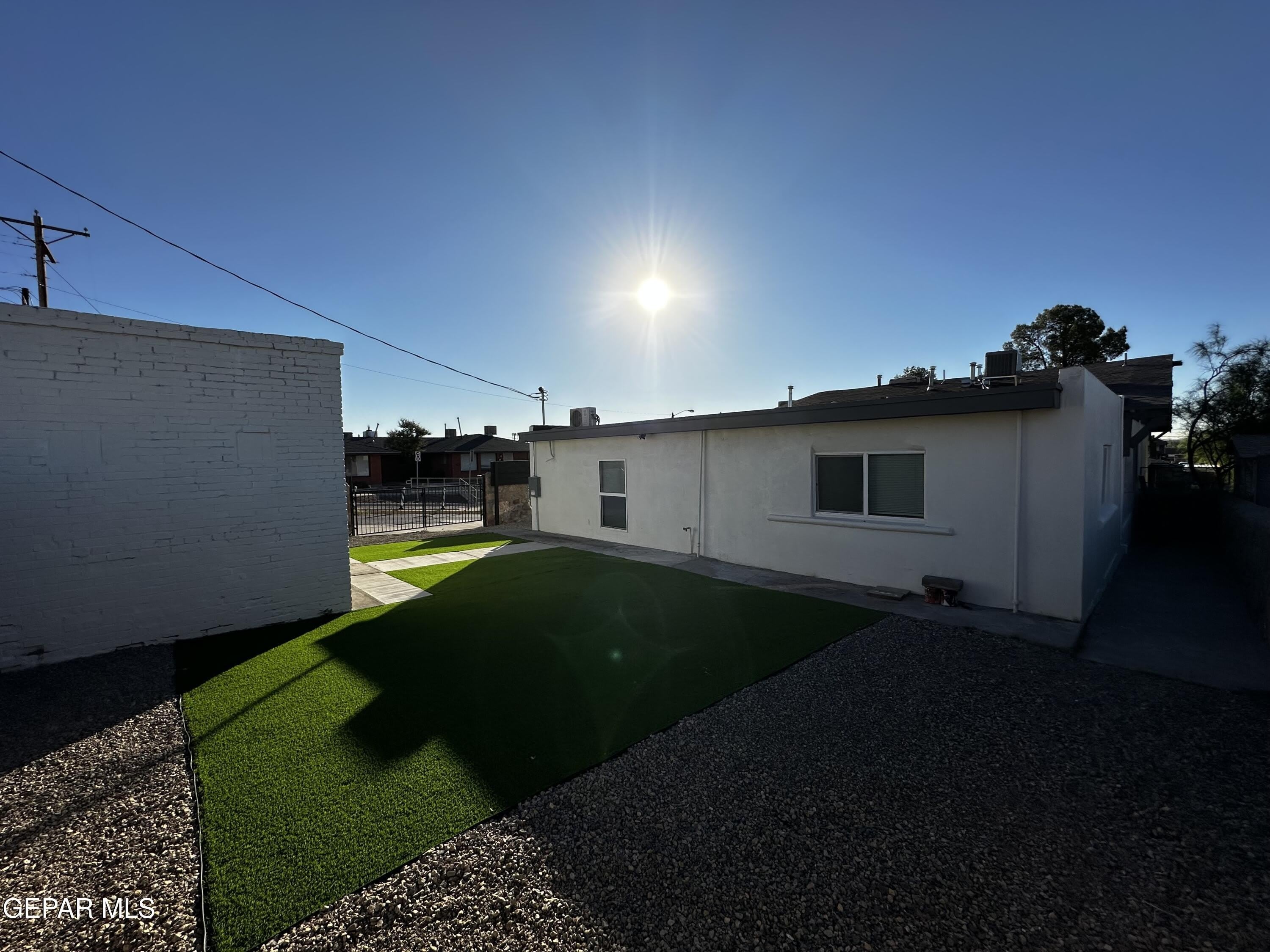 2531 Pershing Drive – photo 3