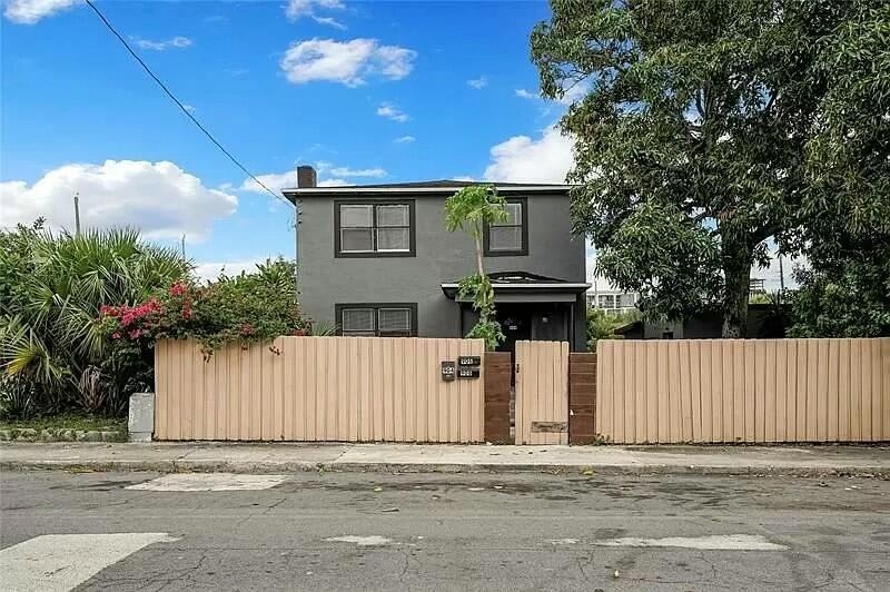 904 4th Street – photo 1