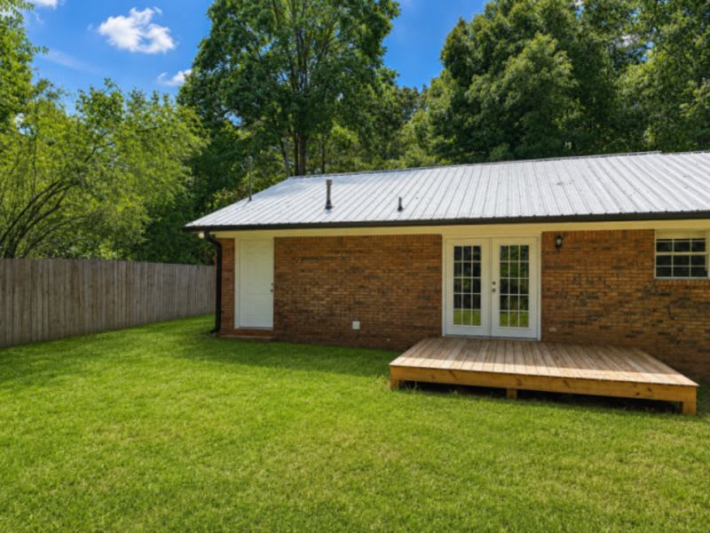 196 Highland Drive Southwest – photo 1